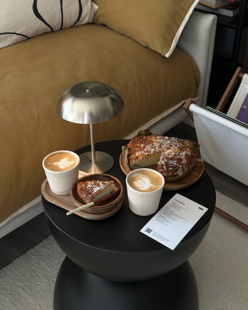 Avazoey_'s tweet photo. Evening coffee at home ☕️ https://t.co/qwMJNFd4OL