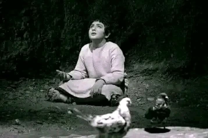 خراسان کا ایک جوان تہجد میں کانپتے ہوئے کہتا تھا:

اے اللہ! مجھے شرم آتی ہے کہ وہ ہاتھ تیرے سامنے اٹھاؤں جن سے تیری نافرمانی کی، مجھے شرم آتی ہے کہ آسمان کی طرف دیکھوں جبکہ آنکھوں سے وہ دیکھا جو تجھے پسند نہ تھا،
پس میری اس شرمندگی اور ذلت پر رحم فرما۔

(حلية الأولياء ،١٠/٢٧١)