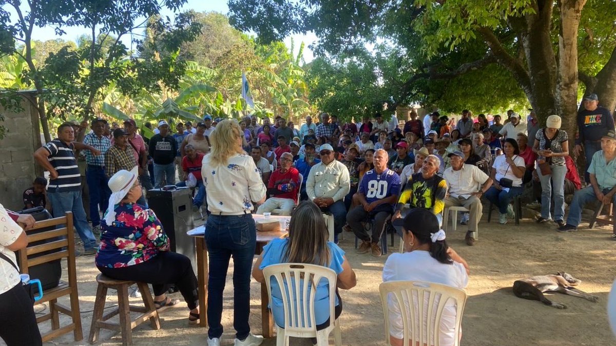 El día de ayer mientras la Dirección Nacional del partido se encontraba en Valencia, en simultáneo se realizaban excelentes conversatorios en Cantaura Anzoátegui, Mariño Nueva Esparta, Biruaca Apure, y muchas actividades en todas las regiones del país.

Poniendo todo nuestro