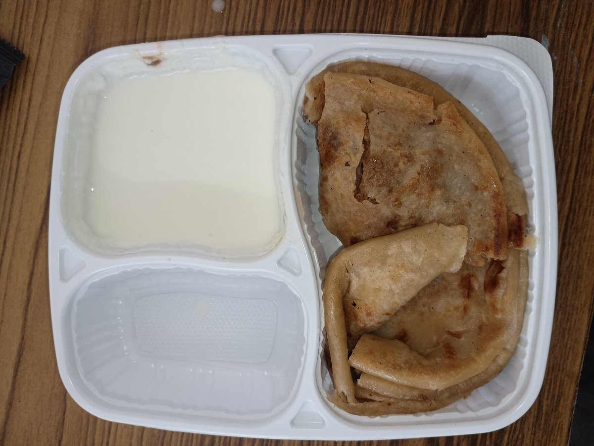 kr_a_nkit's tweet photo. @eatsurenow 
Really disappointed with my order from EatSure. Pizza was burnt, Aloo Paratha came without butter, portion size was very small, and the delivery was late too. This is not acceptable. Please look into this ASAP.
Order: 218491322 https://t.co/LGoTMWDHtB