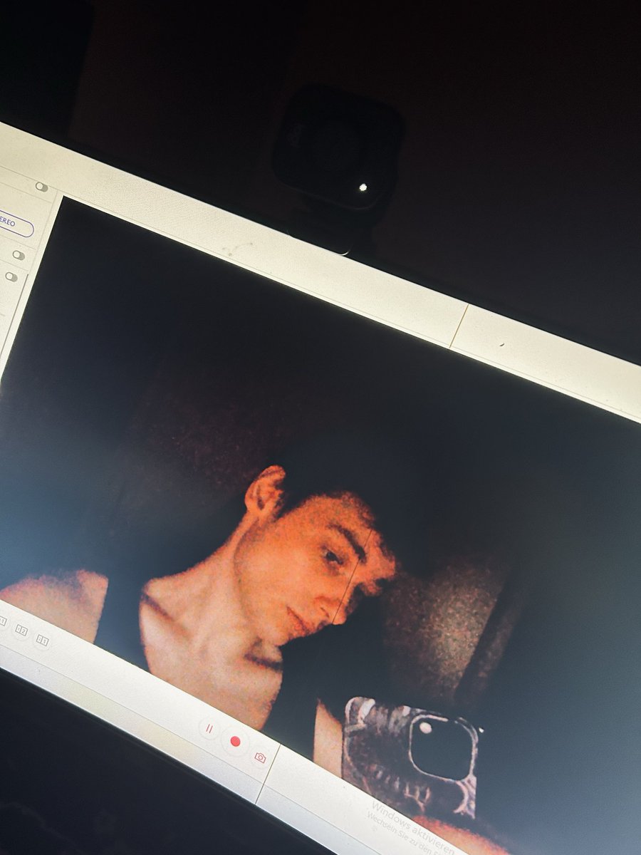 freaky white boy tweet media