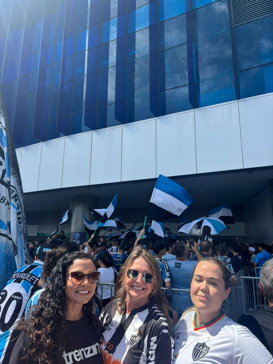 Recebi essas imagens do treino solidário do <a href="/Gremio/">Grêmio FBPA</a> ontem.

NUNCA SERÁ SÓ FUTEBOL

<a href="/Atletico/">Atlético</a>