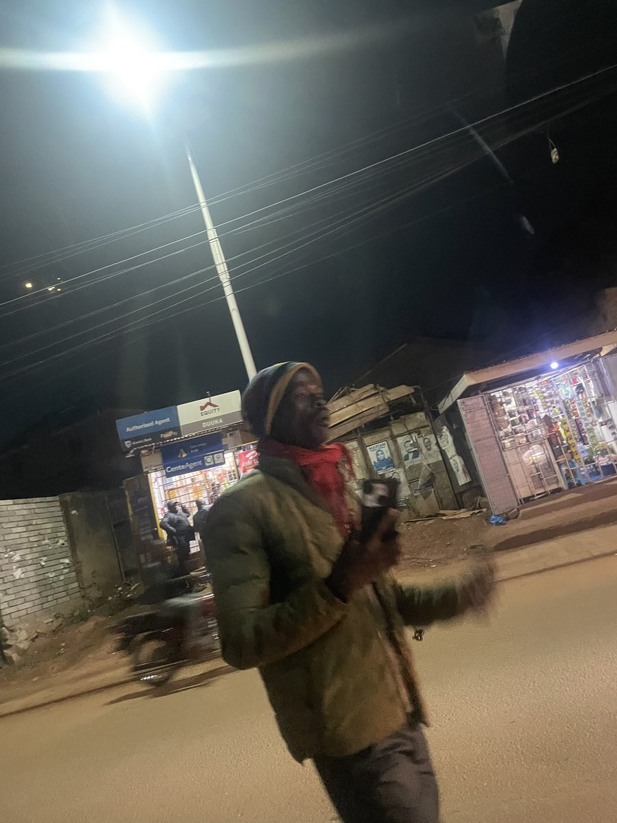 FMokich's tweet photo. @PoliceUg this guy and his colleagues around Munaku Kasubi areas, they are thieves purporting to be boda boda riders, one of them knocks your and should you come out to complain they all gang up on you and you are robbed.  Take note of this face https://t.co/ge8vKtNjBG