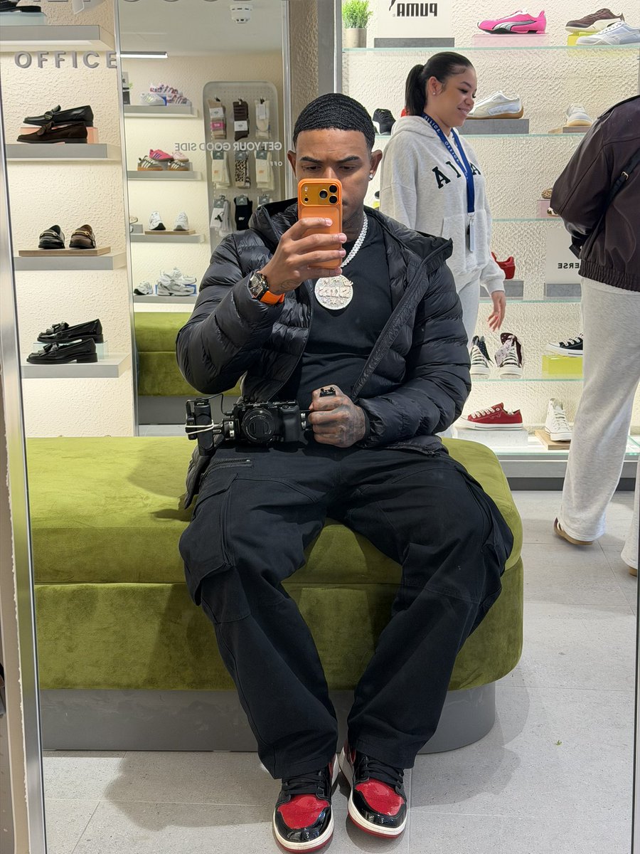 skies🤫 tweet media