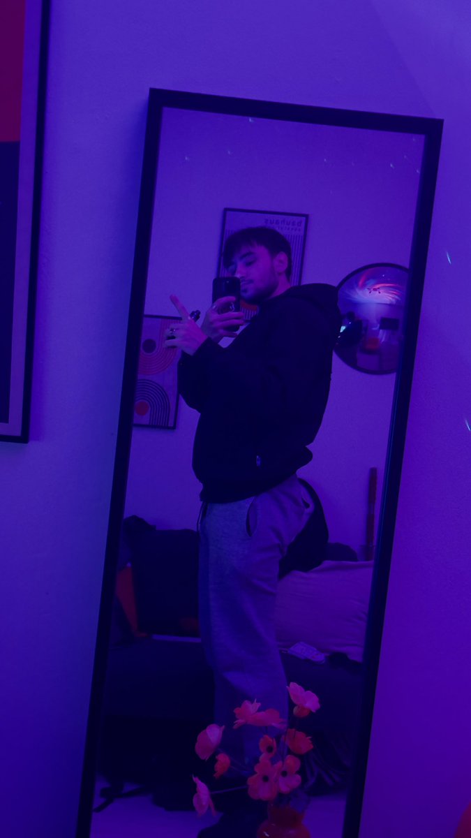 𝐓𝐨𝐦𝐲 tweet media