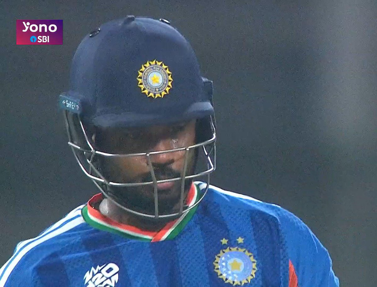 Sanju Samson नाम याद रखियेगा क्योंकि ये खिलाड़ी सिर्फ खेलता नहीं मौके पर पूरा मैच पलट देता है।🔥 

जब World Cup शुरू भी नहीं हुआ था लोगों ने Sanju Samson को खूब कोसा 

उन्हें भारतीय टीम में सबसे बड़ा फ्रॉड तक कहा गया

लेकिन भारत को जब सबसे ज्यादा जरूरत थी वहां पर Sanju Samson