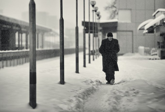 "Ser uno mismo es, siempre, llegar a ser ese otro que somos y que llevamos escondido en nuestro interior, más que nada como promesa o posibilidad de ser.
"El laberinto de la soledad", Octavio Paz
📷Julien Oncete