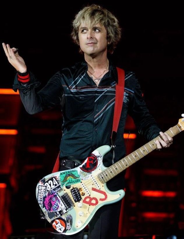 Billie Joe Armstrong Daily (@billiejoedaily) on Twitter photo 