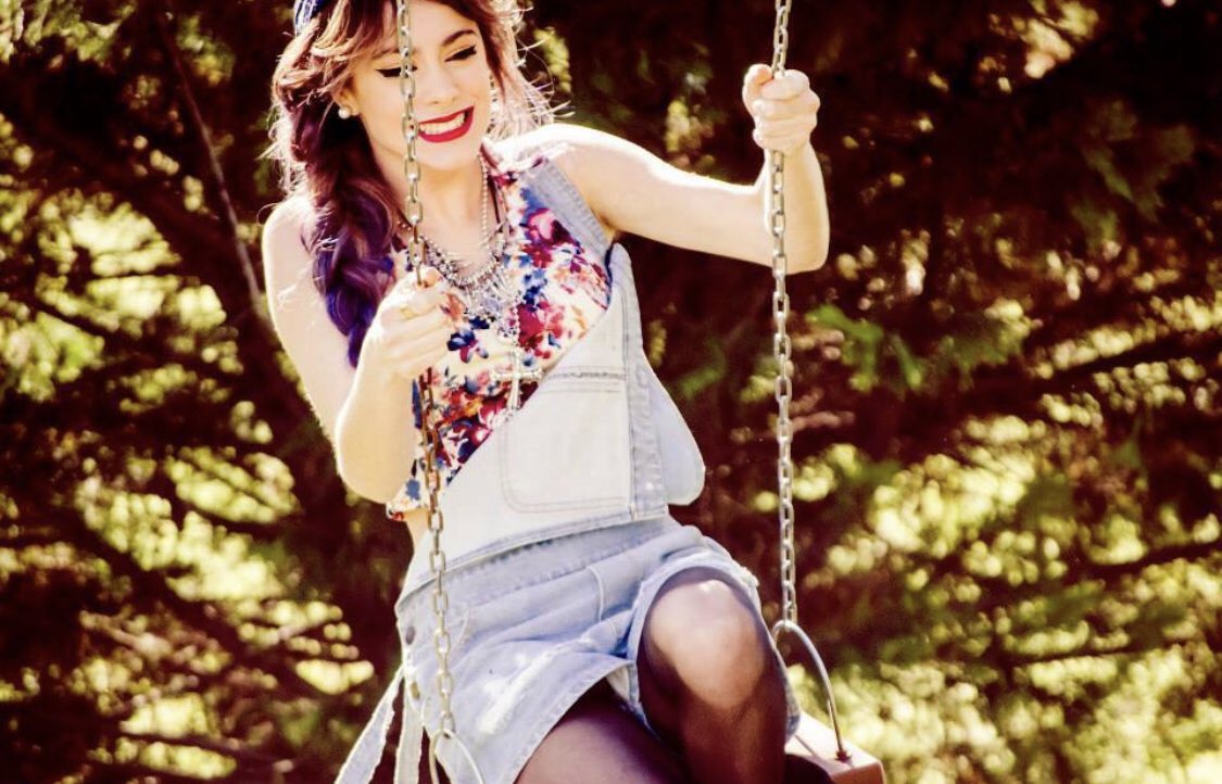 todas las tinistas tuvimos alguna de las fotos de este photoshoot en facebook o edits