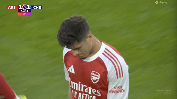 ChrisSweetman6's tweet photo. If William Saliba can Reece James can do it better๐คฃ
#ARSvsCHE https://t.co/0YwPaEWyCV
