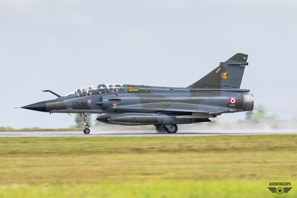 D2Xaviation's tweet photo. Quelques tonnes de diplomatie partant prendre part au défilé aérien du 14 juillet 2016 au départ d'Évreux.

#avgeek #mirage2000 #armeedelair https://t.co/LvyjG66BGa