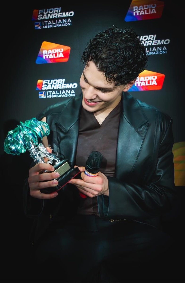 fefi ★ tweet media