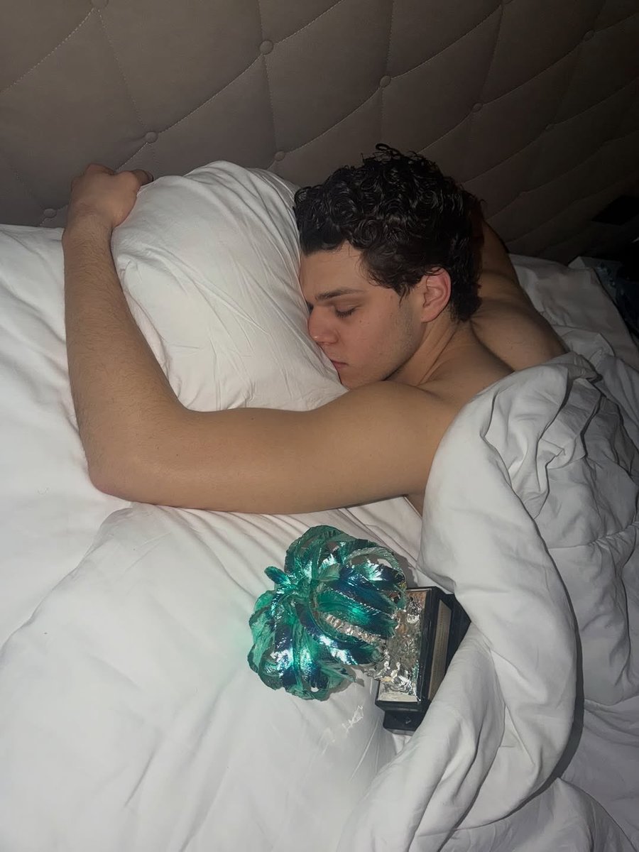 fefi ★ tweet media