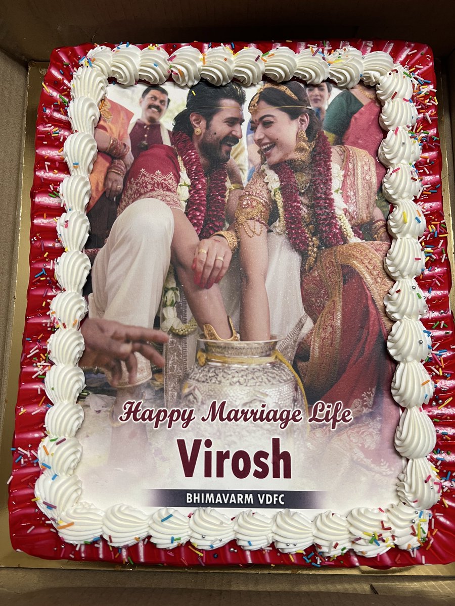 surya_rowdy1114's tweet photo. Happy Marriage Life 🤝💐
Anna💖Vadhinamma
VIROSH marriage Celebrations with 🤌🏻❤️
#VijayDeverakonda
#RashmikaMandanna
#ViroshWedding
#virosh
@TheDeverakonda
@iamRashmika
#VDFC
#bhimavaram https://t.co/6t7wsRJQLh