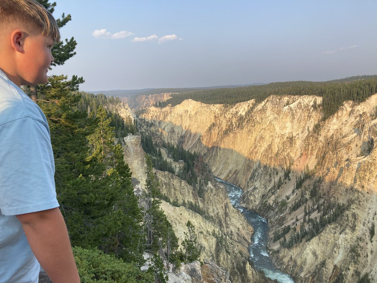 LamboVfl's tweet photo. @LifeofBandT @Ron613_ @YellowstoneNPS https://t.co/DnNRlMoapn