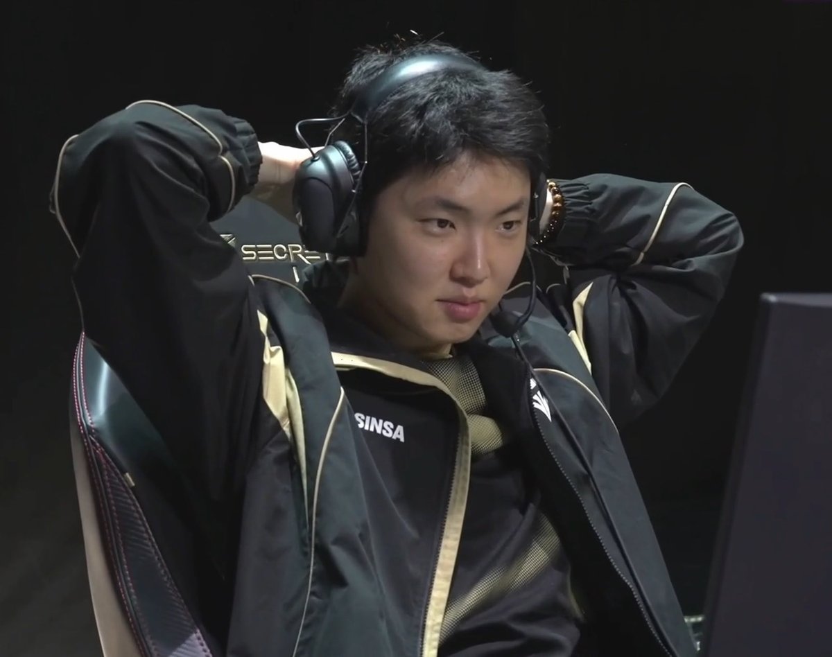 dokjasluvr's tweet image. he looked so good btw, #hottake i want him to keep the hair.... ok gn