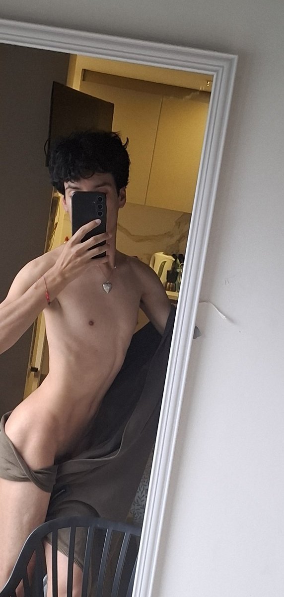 theshydann tweet media