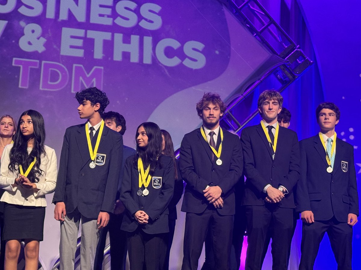 FCHS Student Activities tweet media