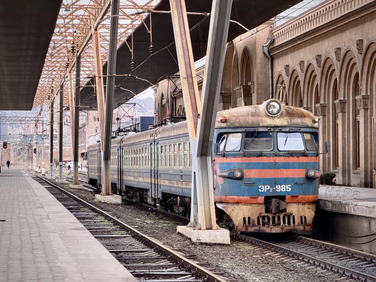 HiPa125's tweet image. South Caucasus Railways, 1973-built, Soviet-era, RVR #ER2 985 #EMU waits its next turn of duty at Yerevan #ArmenianRailways