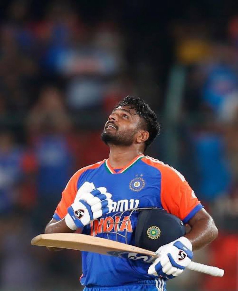 k_anuk99's tweet photo. Singlehand ganesh la adadu Sanju🤩💛💛#INDvsWI https://t.co/uK79XZnupy