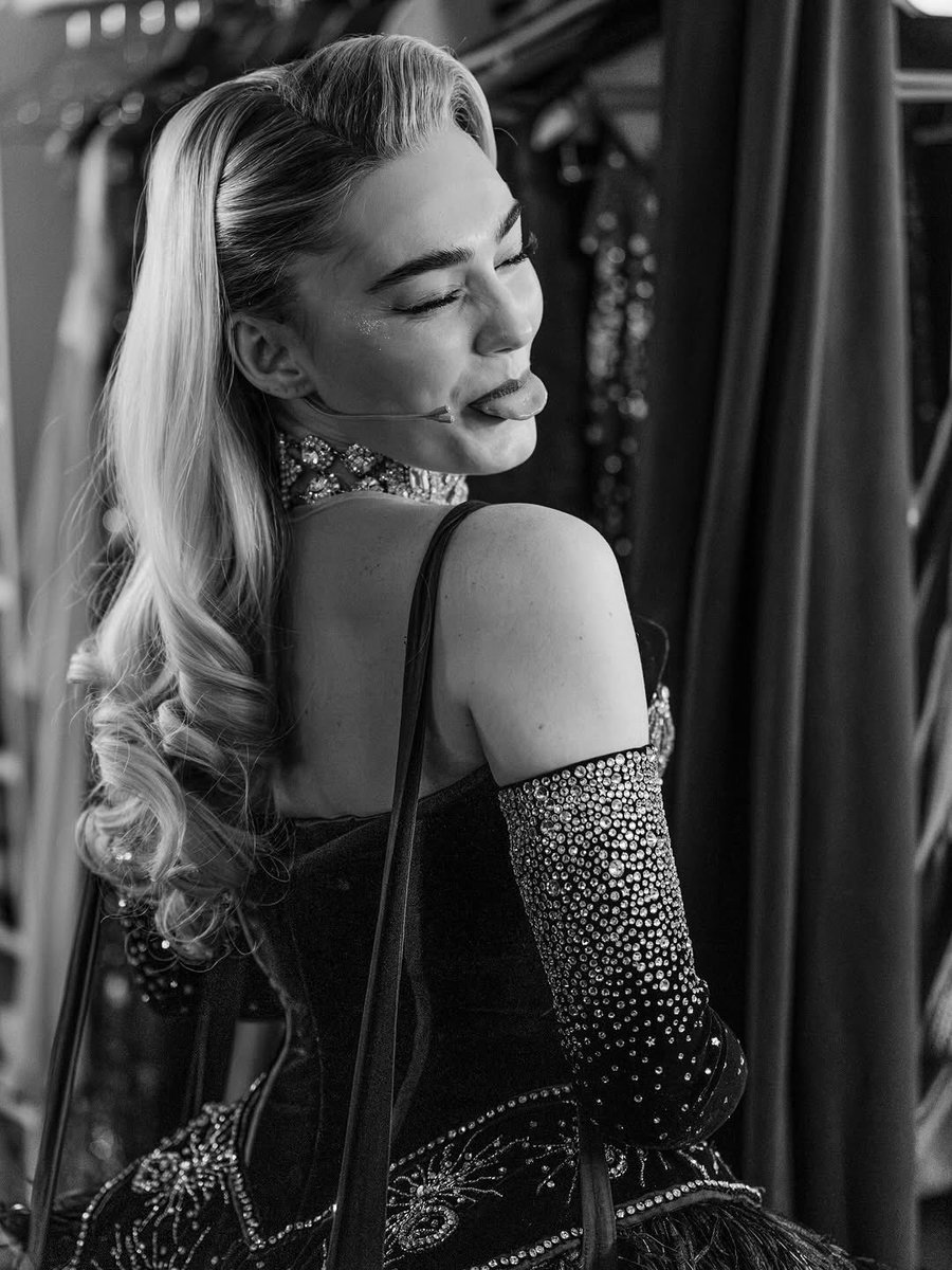 ImMegDonnelly's tweet photo. wow. i can’t believe it’s time. tonight i take my final bow as Satine. i can’t begin to describe how many feelings i have right now 😀. this has been the most challenging yet rewarding experience of my entire life. https://t.co/DDb6wxML7p