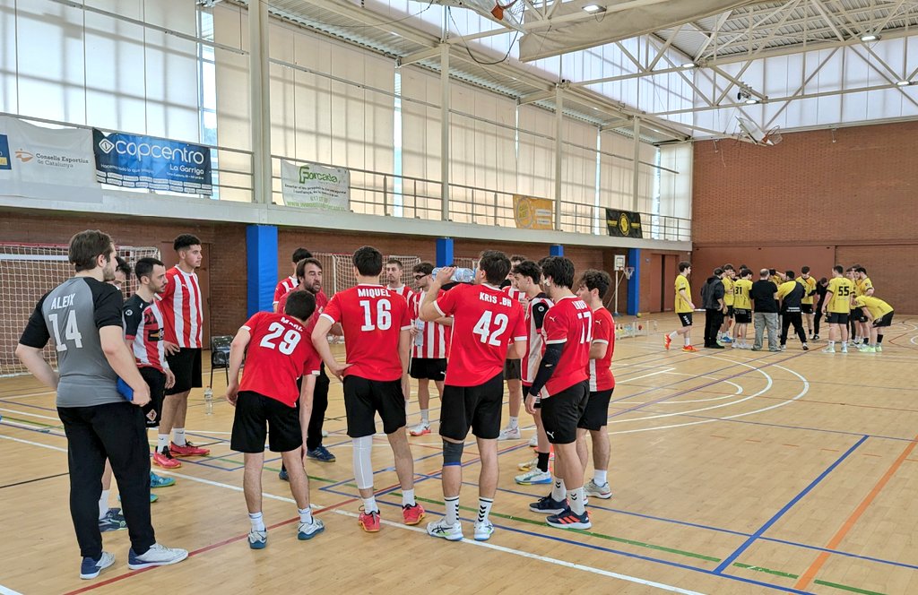 Club Handbol Vic tweet media