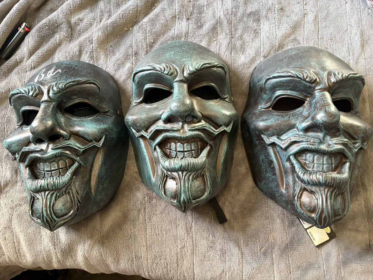 SOAismyReligion's tweet image. My Uncle Howdy masks ⭕️

@WWEShop 

#UncleHowdy #BoDallas #WyattSicks #BrayWyatt #WindhamRotunda