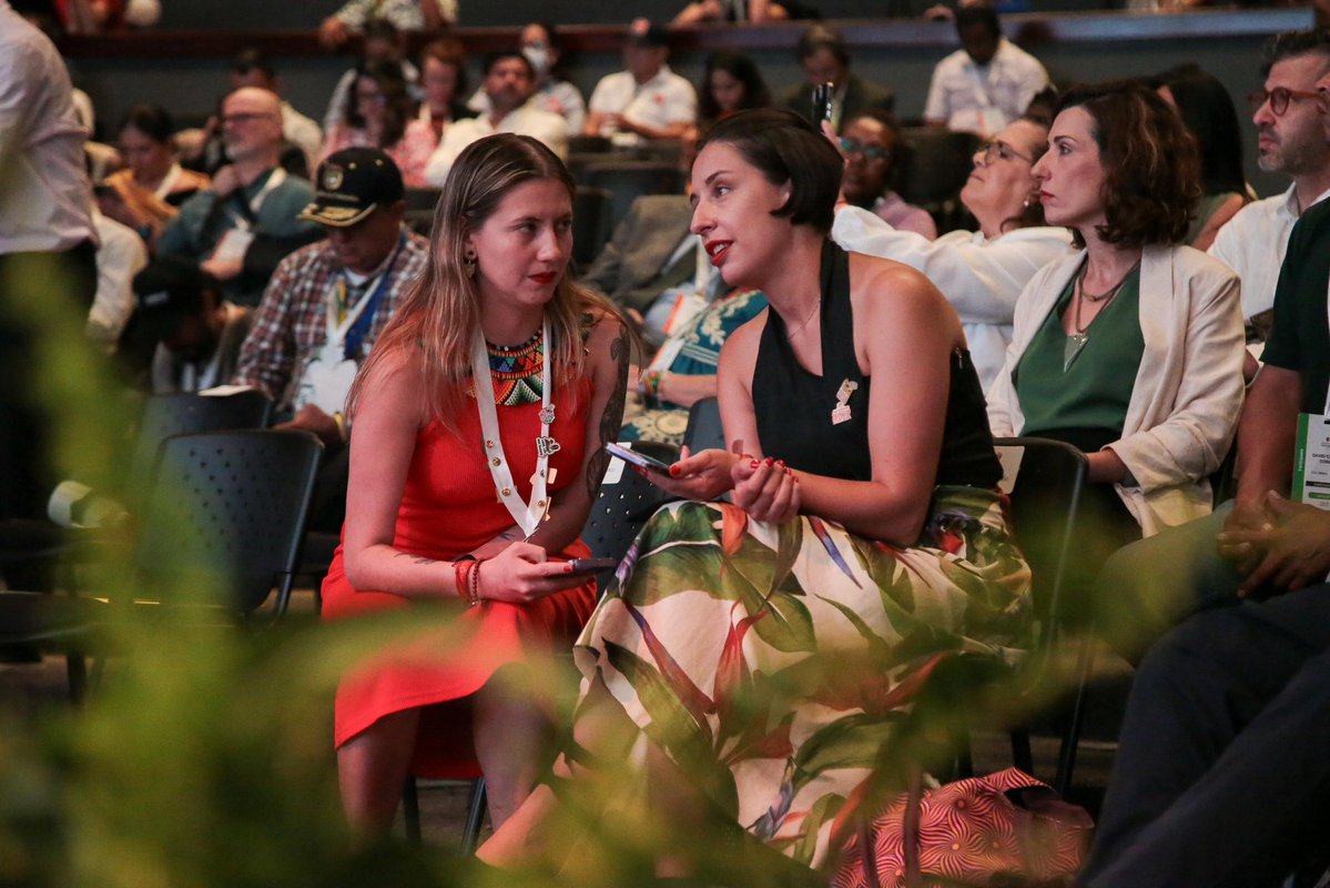 El trabajo con convicción muestra resultados impresionantes. La valentía de las mujeres hoy jalonan cambios en todo el mundo. Brava!!! <a href="/MCarvajalinoV/">Martha Carvajalino</a> la ministra que puso al mundo a hablar de reforma agraria!