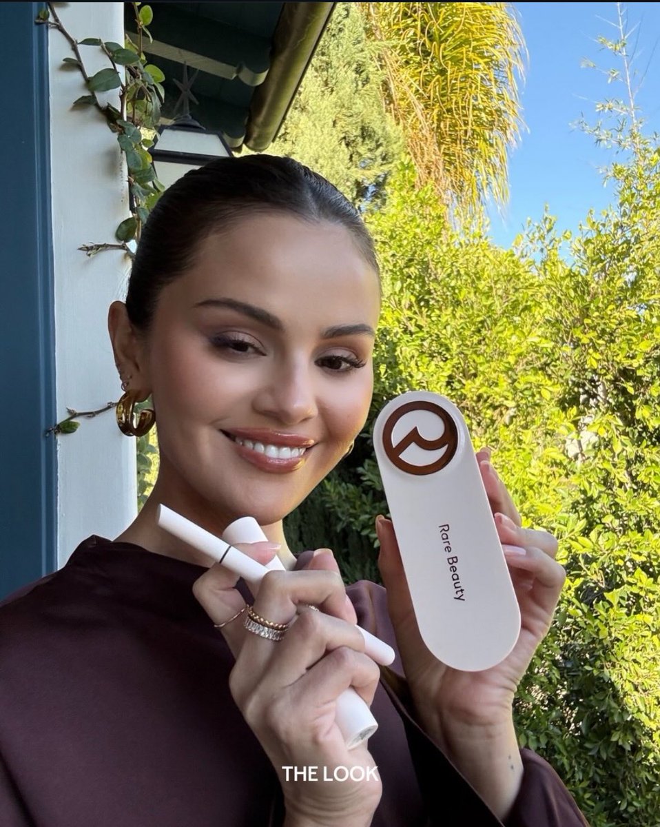 WorldwideSelG's tweet photo. Rare Beauty via Instagram: "The Neutral Eye Collection has arrived (!!)

Shop our Founder @selenagomez's #rareroutine:
- Essential Neutrals Eyeshadow Palette using shades Pastel Peach, Caramel Creme, and Evening Espresso
- Perfect Strokes Universal Volumizing Mascara in Brown
- Perfect Strokes Matte Liquid Liner in Brown

Now available in-store and online exclusively @ultabeauty and https://t.co/veto0HghO1