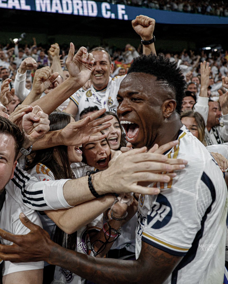 🚨 La RENOVACIÓN de Vinícius está CERCA, Vinícius ha vuelto a sentir el cariño de sus compañeros, entrenador y todos los dirigentes del Real Madrid, con Florentino Pérez a la cabeza.

{ <a href="/diarioas/">Diario AS</a> }