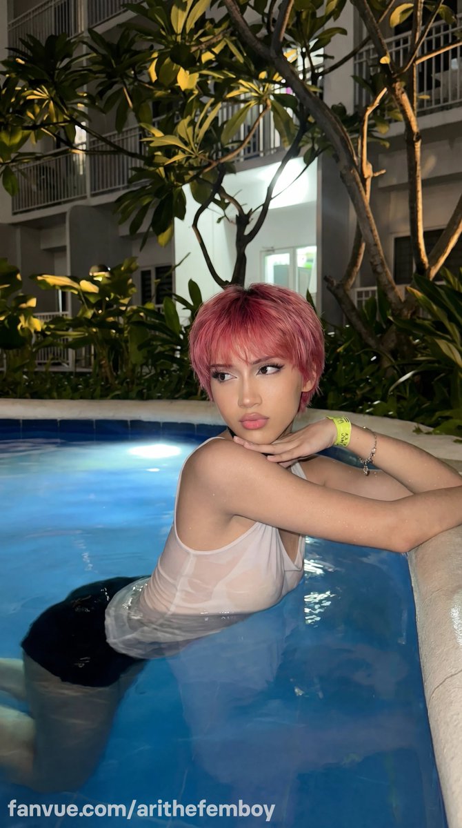 Ezra Sinclair tweet media