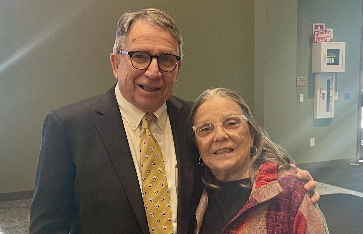 Chuck Offenburger tweet media