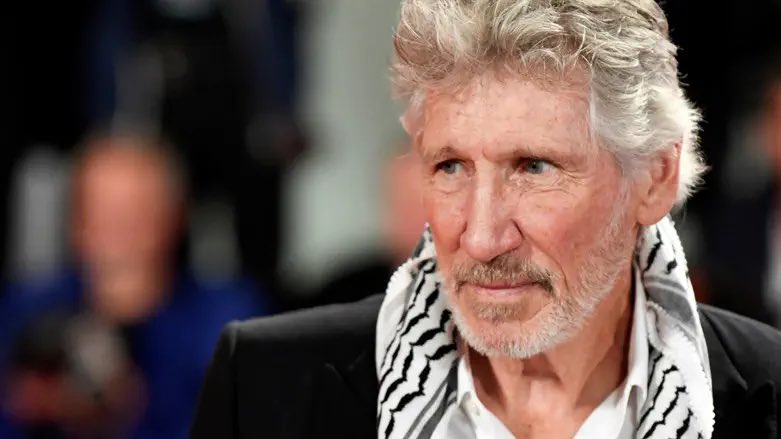 BREAKING:

“We the ordinary people of the world hugely outnumber the Israeli scum and the ruling Elites in the West.”

“We stand alongside our brothers and sisters in Iran in the fight to end the occupation, oppression and genocide in Palestine.”

—Roger Waters

🇮🇷 🇵🇸