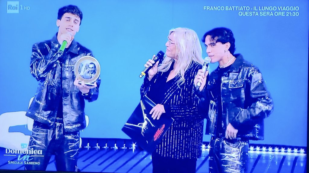 I miei capitani hanno vintooo!! Eddai!!! 🏆🥇
#DomenicaIn 
#Sanremo2026