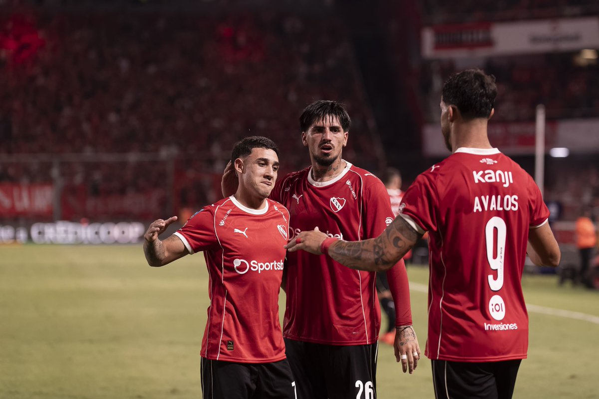 Independiente's tweet photo. Vamos nosotros.

#TodoRojo 🔴 https://t.co/exejaOSzmB