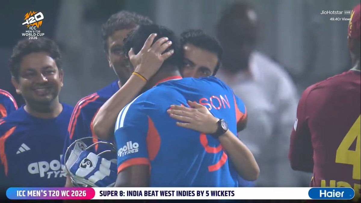 Leo04G's tweet photo. Gautam Gambhir hugging Sanju Samson. ❤️ https://t.co/HgR5KT6C1W