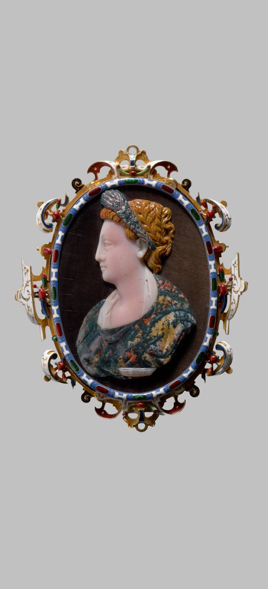 Más Miseroni

Ottavio #Miseroni. Colgante con busto de Ceres. Ágata, jaspe, calcedonia, oro y esmaltes, h. 1602-1605. Kunsthistorisches Museum.