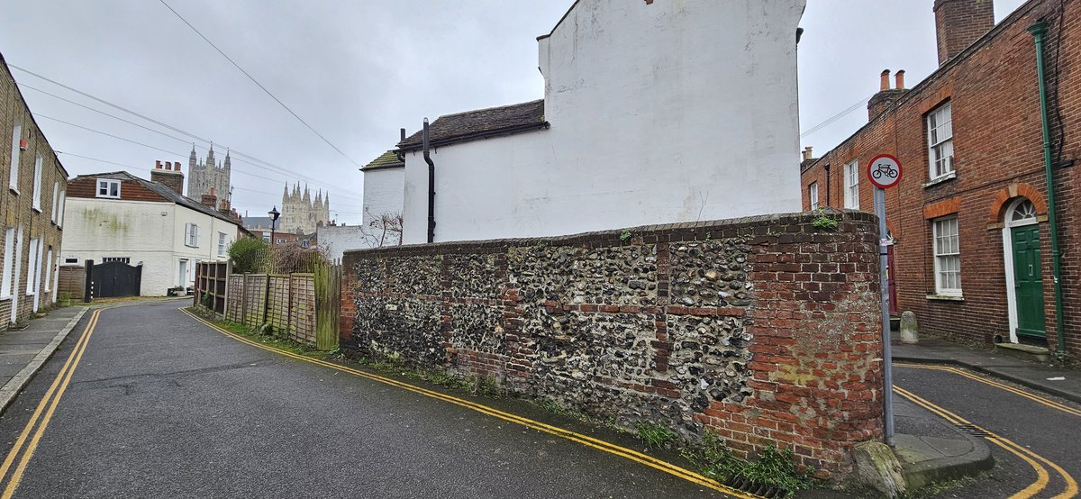 Vicky Newham / Izzie Harper. tweet media