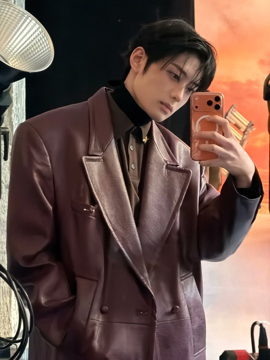 CHUNG SANGHYEON France tweet media