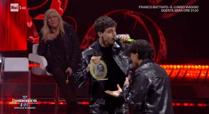 7princ_8's tweet photo. LDA &amp; AKA7EVEN CHE PORTANO IL PREMIO DEL FANTASANREMO SUL PALCO, PERCHÉ PUOI ROBBARLI DI TUTTI I PREMI E POSIZIONI IN CLASSIFICA, MA NON GLI PUOI TOGLIERE LA GLORIA ETERNA!!!
#Sanremo2026 #DomenicaIn @FantaSanremo https://t.co/t9s8GF13gl