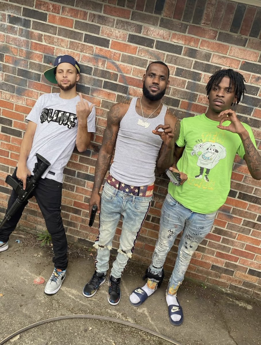 i thought this was Ai til i saw Ja Morant 😭