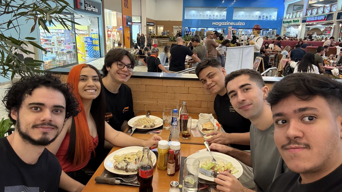 dendelecs's tweet photo. Servidos rapeize?? 😋 #GO9fsharks https://t.co/1y9aqIj3Qw