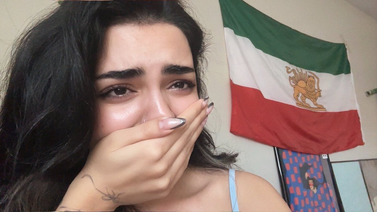 hollywoodbombs's tweet photo. New crush unlocked Maedeh - (Iran 🇮🇷) https://t.co/mbX8vP37cW