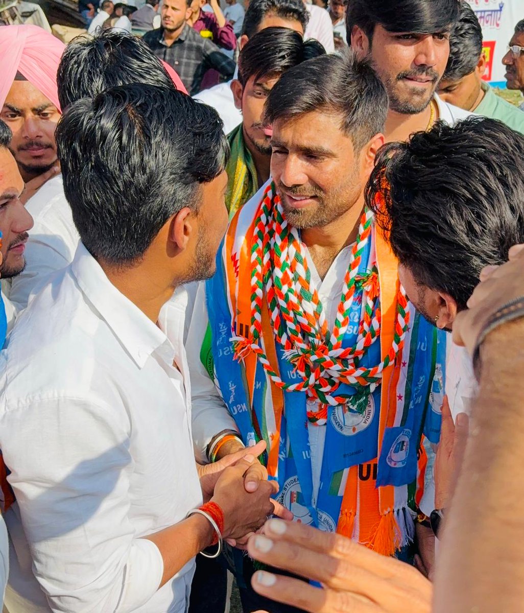 #दिल्ली 
दिल्ली NSUI कार्यालय मे नवनियुक्त राष्ट्रीय अध्यक्ष बड़े भैया श्री विनोद जाखड़ जी से मुलाकात कर उन्हें नवीन दायित्व की शुभकामनाएं व बधाई प्रेषित की,,
#vinodjhakar 
<a href="/VinodJakharIN/">VINOD JAKHAR</a> 
#pankajupadhyaynsui