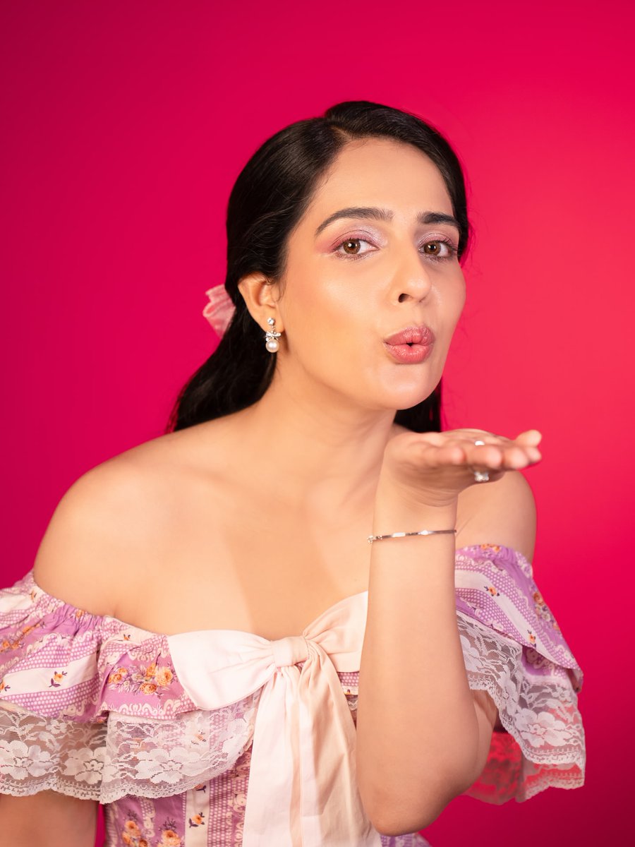 Weekendvibes_'s tweet photo. Malvi Malhotra 🤍💜🎀
#Malvi #MalviMalhotra https://t.co/Sk6kWwYhpD