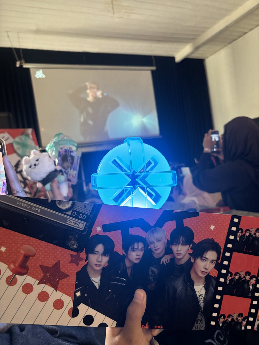 chijeutopokki's tweet photo. baru saja pulang nobar dan bukber bareng moa bandung 😭 seru n capek wkwkwk

terakhir ikut even moa bandung 2023, w pikir moa bandung nyisa dikit wkwk taunya masih banyak 😭 seru banget aaaa, sampe sakit tenggorokan wkwk https://t.co/BOKXBUjyZG