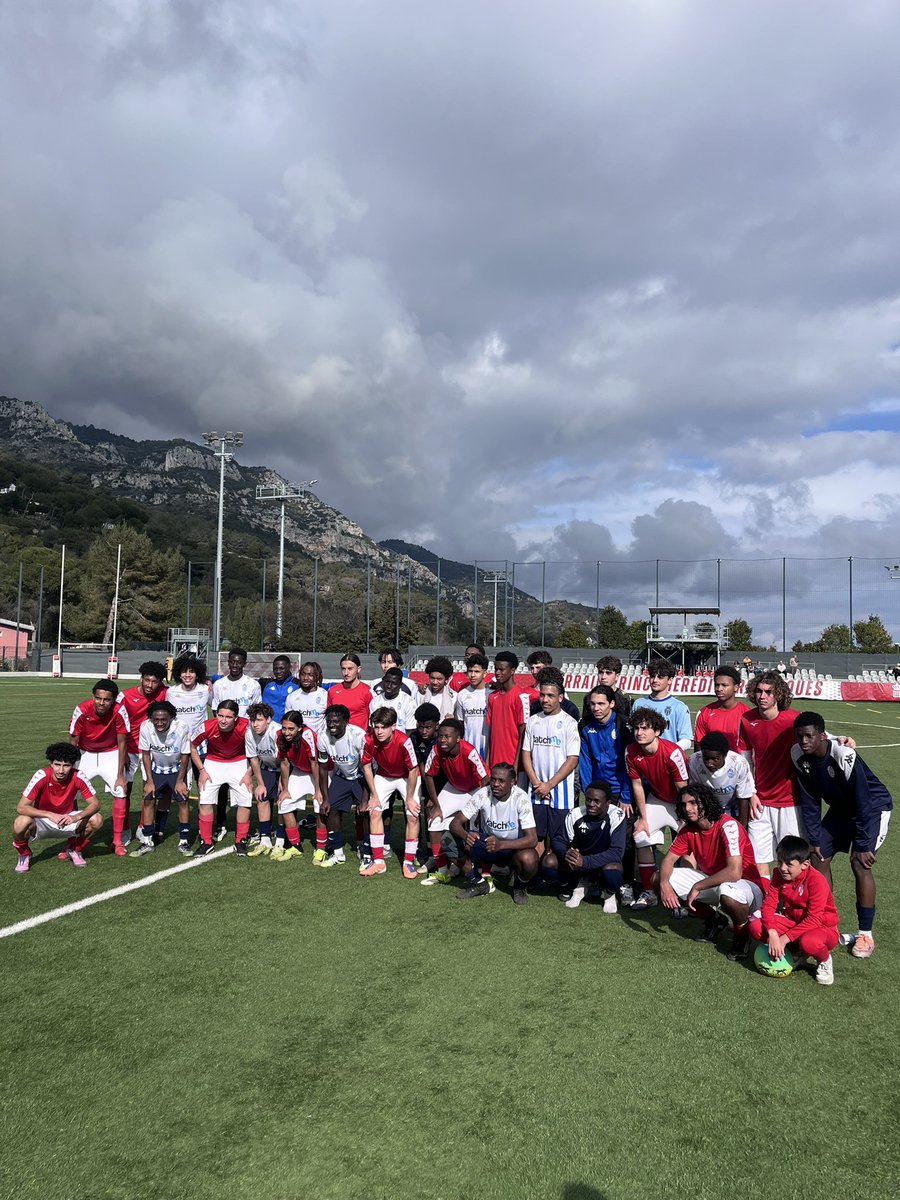 alexislbdn's tweet photo. Merci le football pour ce genre de week-end avec la chance de jouer Cavigal 17 NAT et Monaco 18 R1 + de voir Monaco Angers au Louis-II #RSR 🧠 https://t.co/QiSAI4m2mC