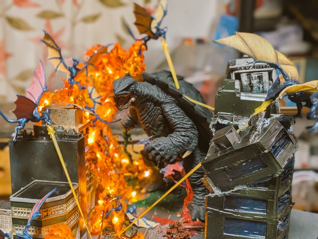 ガメラ3 大量のギャオスが満身創痍のガメラに襲いかかるシーンを制作し