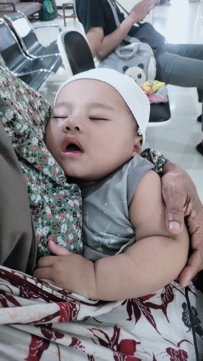 Mahda_Irham's tweet photo. my son is officially 7mo now !! 
long life my dear, getting cuter every day, always healthy, mom &amp; dad can't wait to see you grow and develop every day ❤️ https://t.co/NOCoqlvDH1