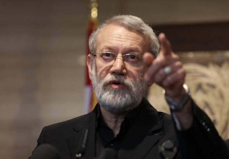 🇮🇷 Sekretaris Dewan Keamanan Nasional Tertinggi Iran, Ali Larijani— kepada negara-negara di kawasan ini: Kami tidak bermaksud menyerang Anda. Tetapi ketika pangkalan negara Anda digunakan untuk melawan kami dan AS beroperasi di kawasan ini dengan pasukan tersebut, kami akan—